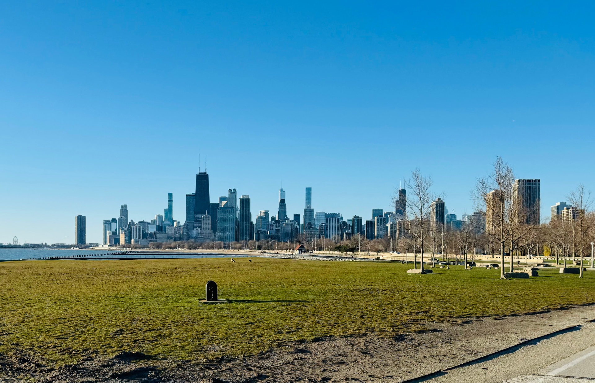 Chicago skyline view from the north side of the Lakefront Trail